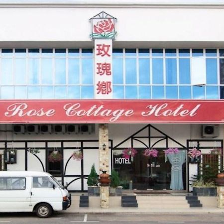 Rose Cottage Hotel Taman Impian Senai Johor Bahru Exterior foto